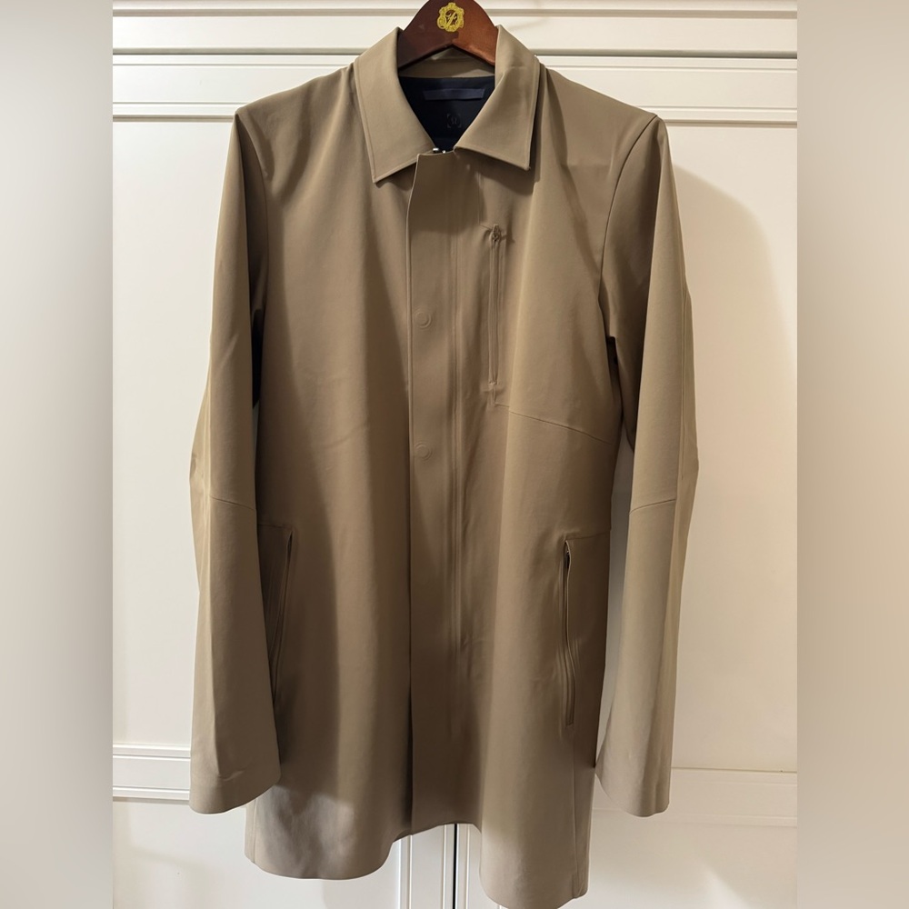 Lululemon New Venture Rain Coat Tan Colorway in Men’s Medium